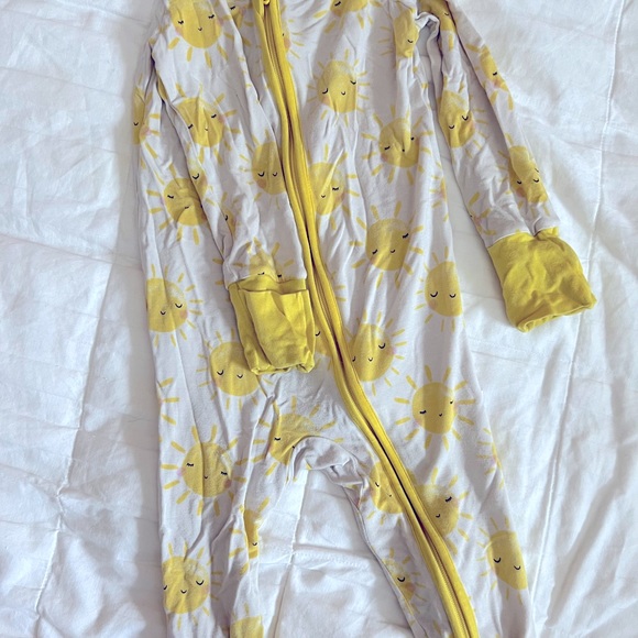 Little Sleepies Damaged Lot (4 zippies included) - Picture 5 of 12